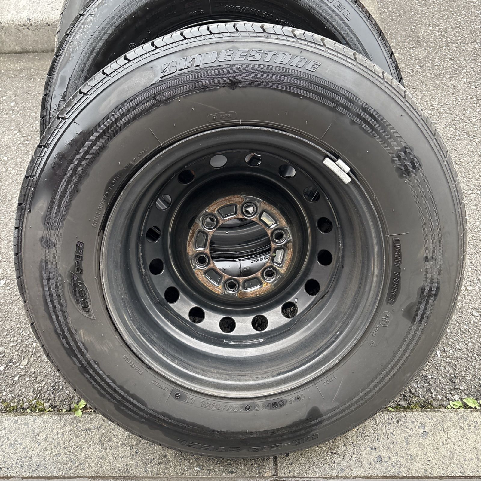 ハイエース 純正スチールホイールタイヤ ハイエース純正 タイヤ