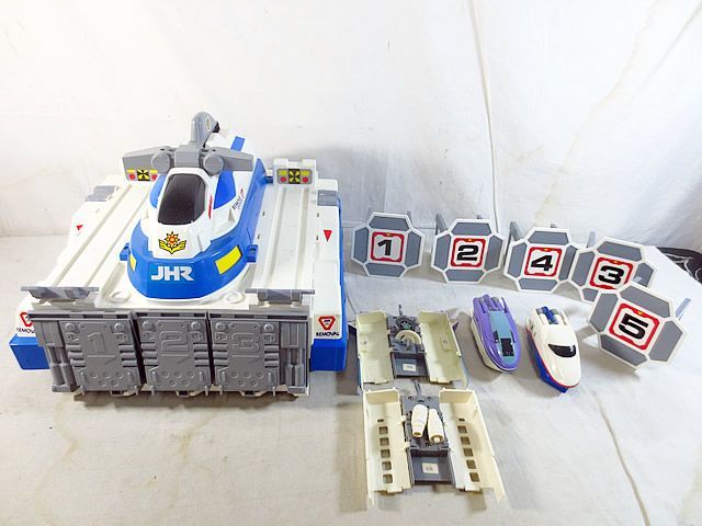 美品　トミー　ヒカリアン ヒカリアンステーション　ウインダッシュ号　E2ジェット　セット 楽天市場】美品 トミー ヒカリアン ヒカリアンステーション