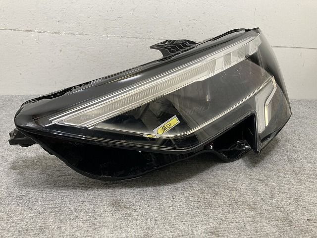 アウディ A3 8Y 純正 右ヘッドライト Assy A3(8Y) GY系 純正 左