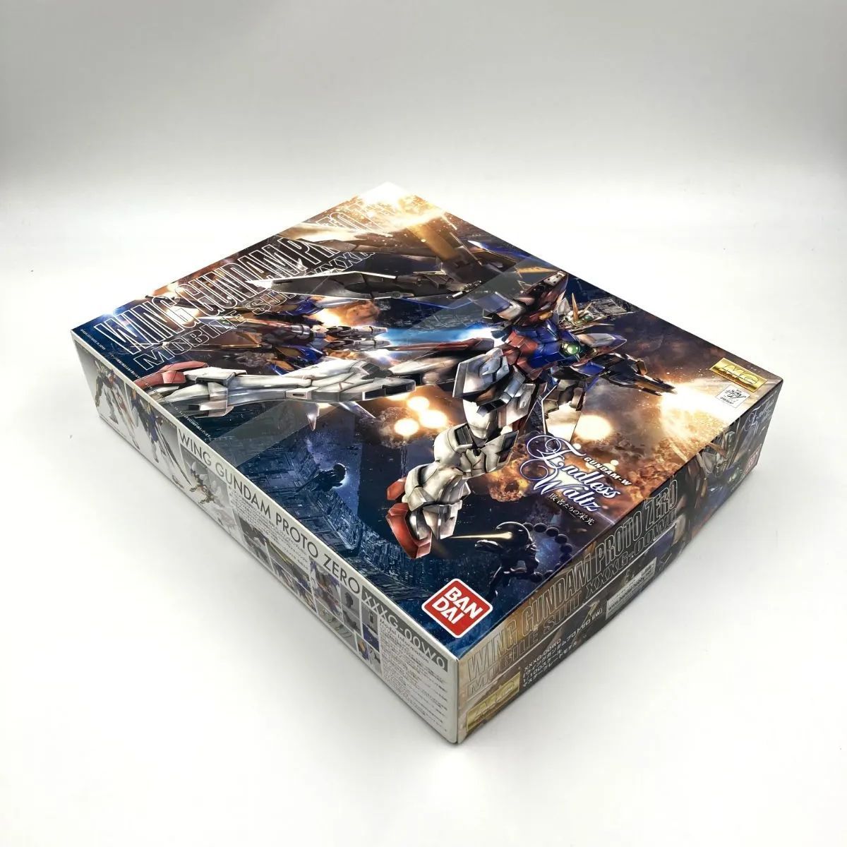 美品 プラモデル XXXG-00W0 ウイングガンダムプロトゼロ EW MG 1/100 BANDAI MG 1/100 新機動戦記ガンダムW XXXG-00W0 ウイング