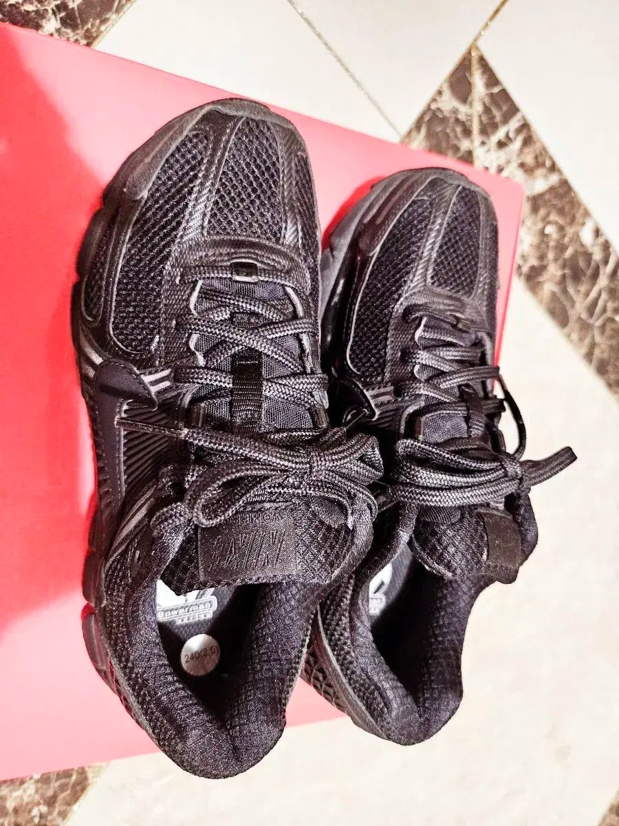 NIKE ナイキ ズーム ボメロ 5 SP 黒 240 サイズ