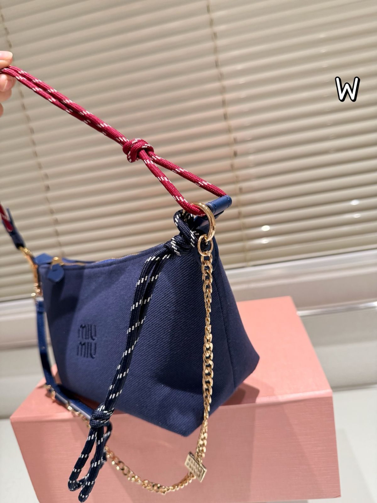 今日特価】Miu Miu ミュウミュウ ニューランチボックスバッグ