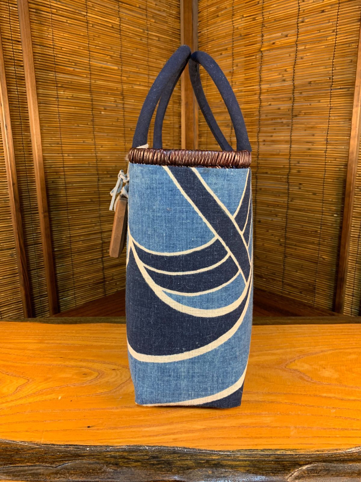 ストア かごバック 一閑張り 筒描 藍 1点物☆一閑張りバッグ籠バッグ