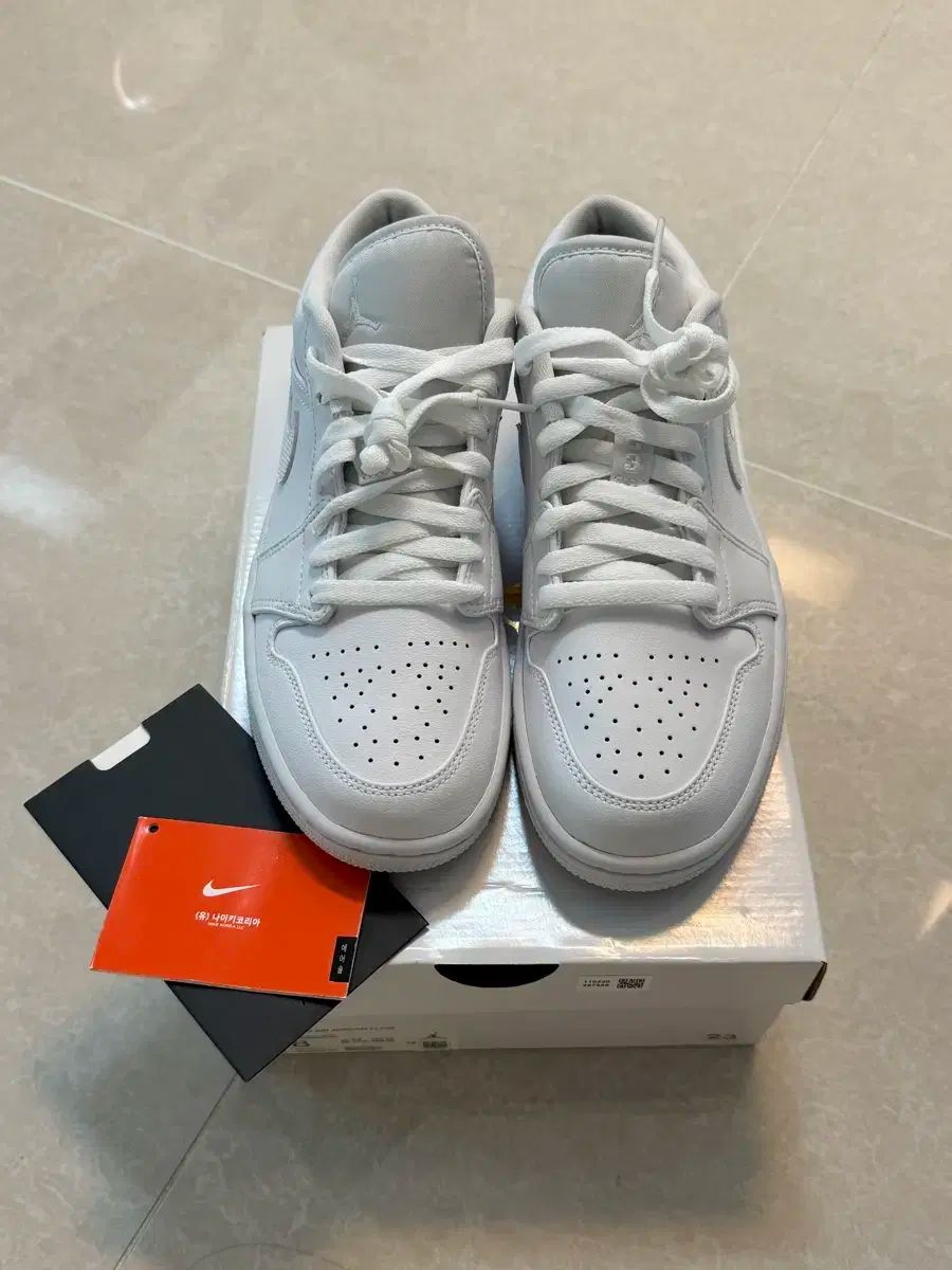 NIKE(ナイキ) ジョーダン 1 白 スニーカー