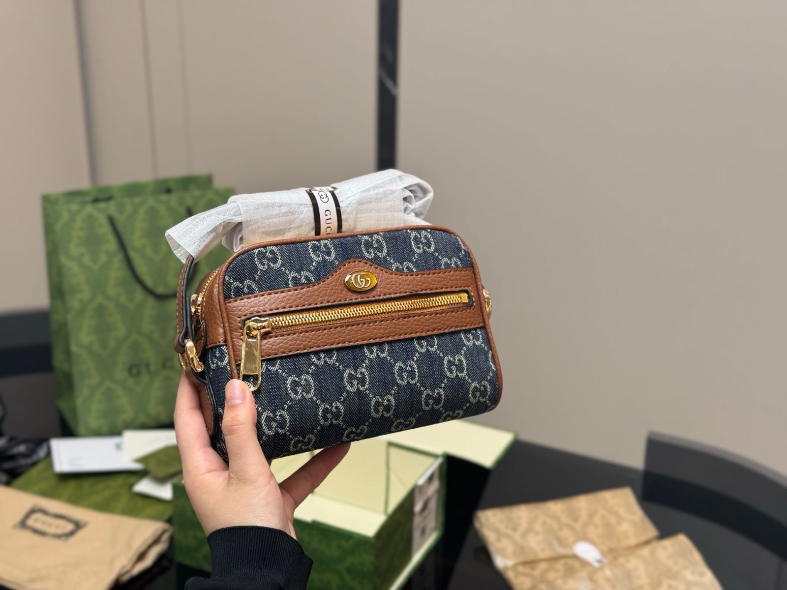 今日特価】Gucci Ophidia グッチ オフィディア カメラ バッグ