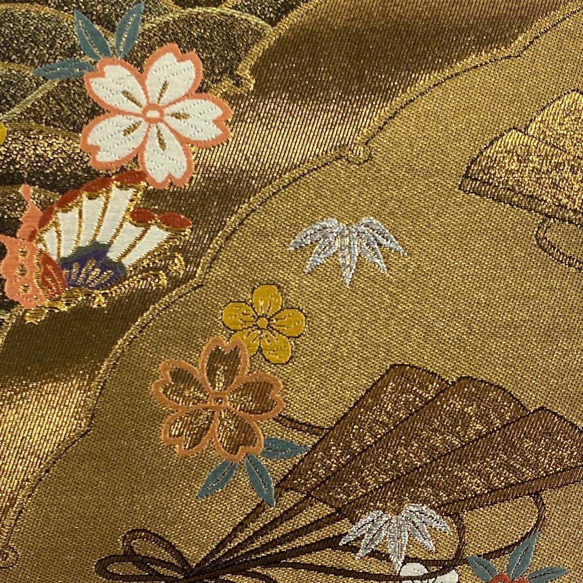 袋帯 美品 秀品 蝶 草花 箔 唐織 金色 六通 正絹 【中古