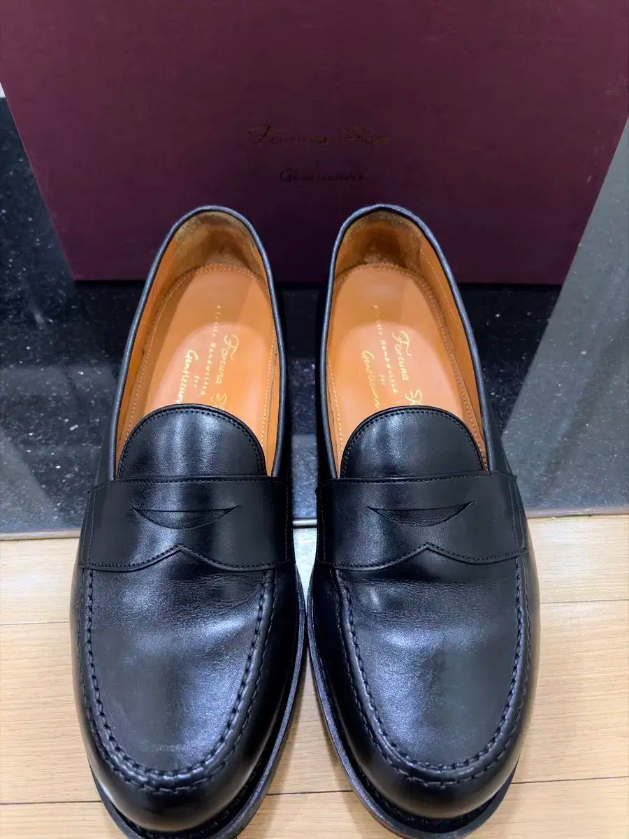 フォルチュナシュー ル カーフスキン ローファー UK8サイズ