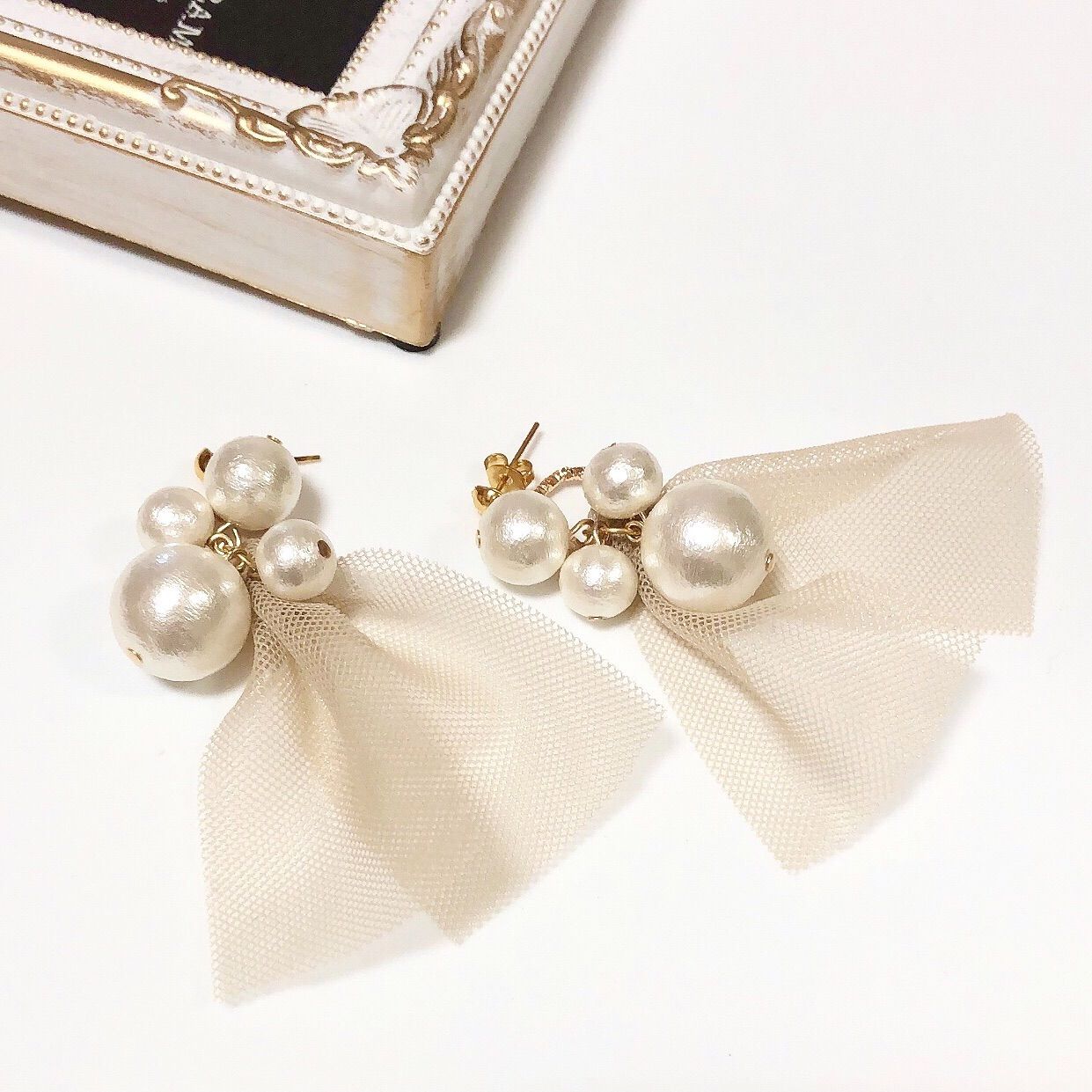 チュールリボン✖️コットンパールピアス／イヤリング - メルカリ