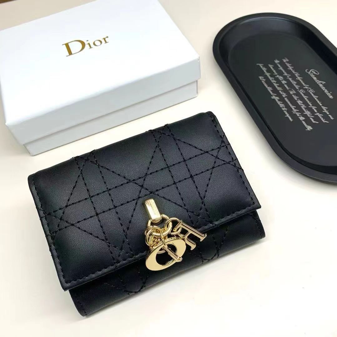 Christian Dior クリスチャン・ディオール 二つ折り財布  カナージュ ラムスキン