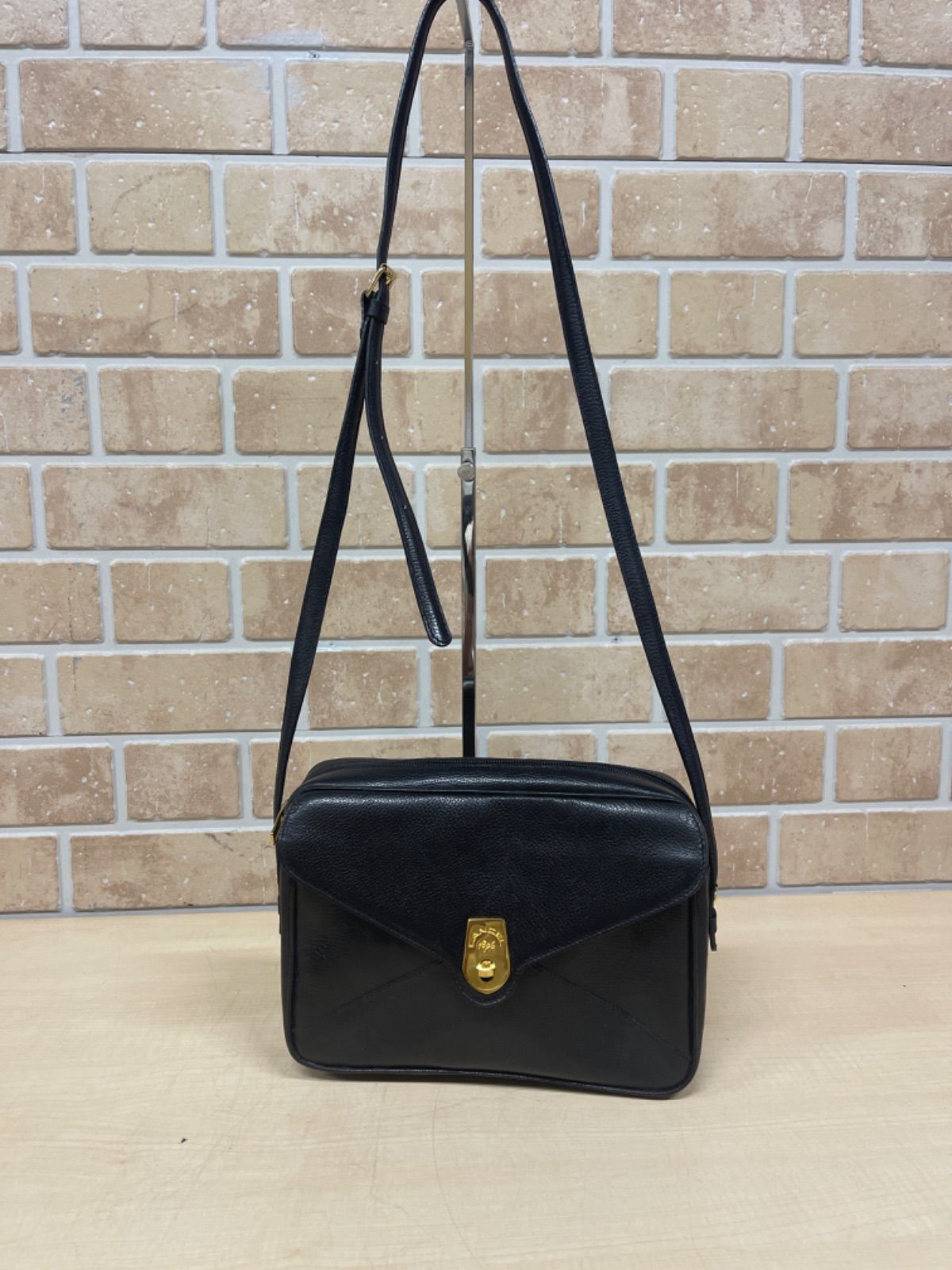 25 ランセル LANCEL ショルダーバッグ ブラック レザー LANCEL 