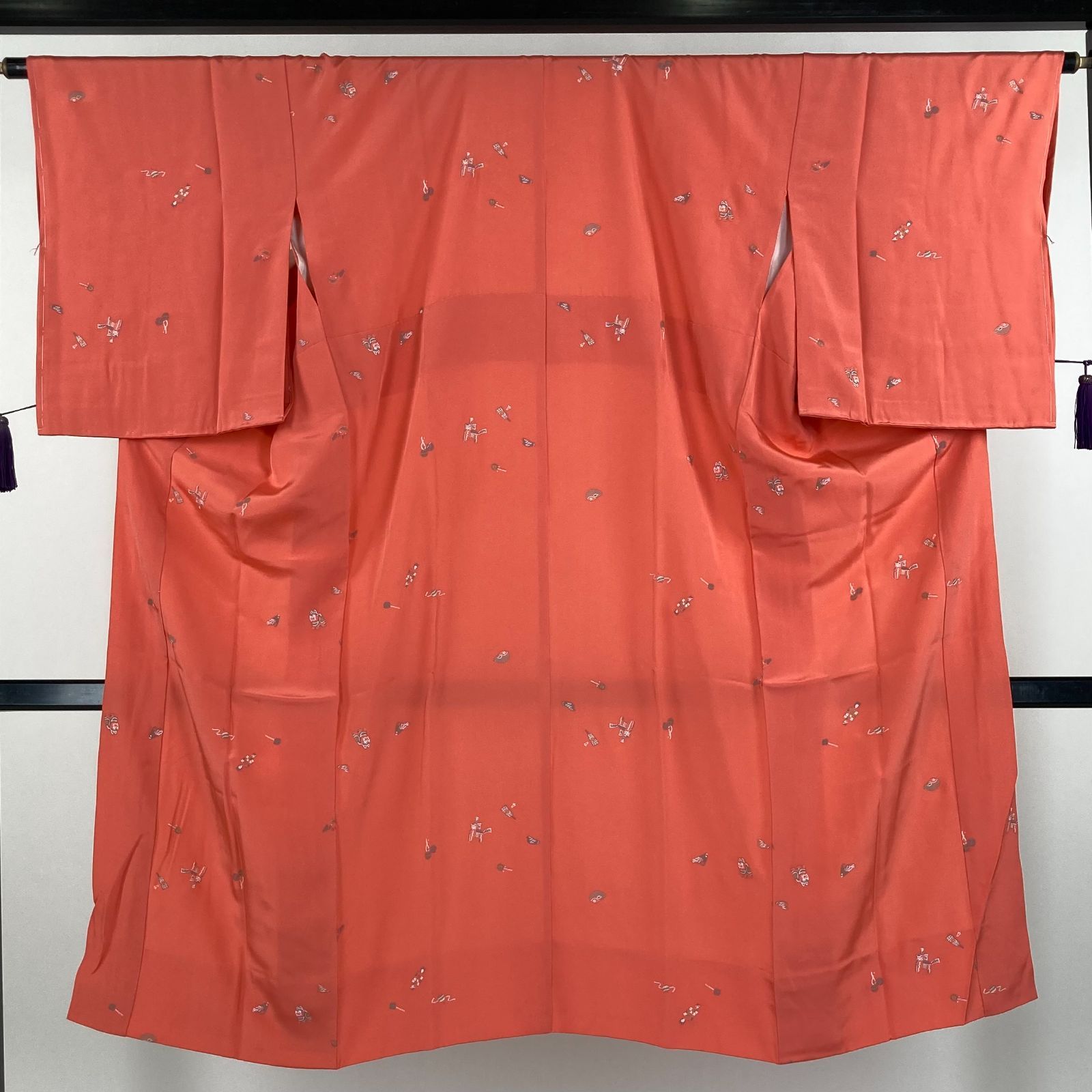 リユース襦袢 襦袢 ピンク 濃珊瑚色 玩具 独楽 羽子板 未洗い 身丈 125cm 裄丈 64.5cm MS3108