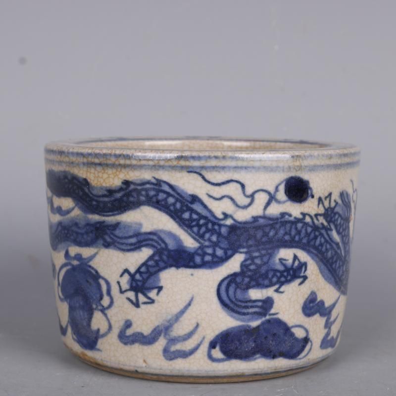 明素三彩黒地竜紋小水筒  陶磁器 装飾品 現代工芸品美術品 置物 汝磁器開片三足香炉 香道具 景徳鎮 陶磁器 装飾品 現代工芸品