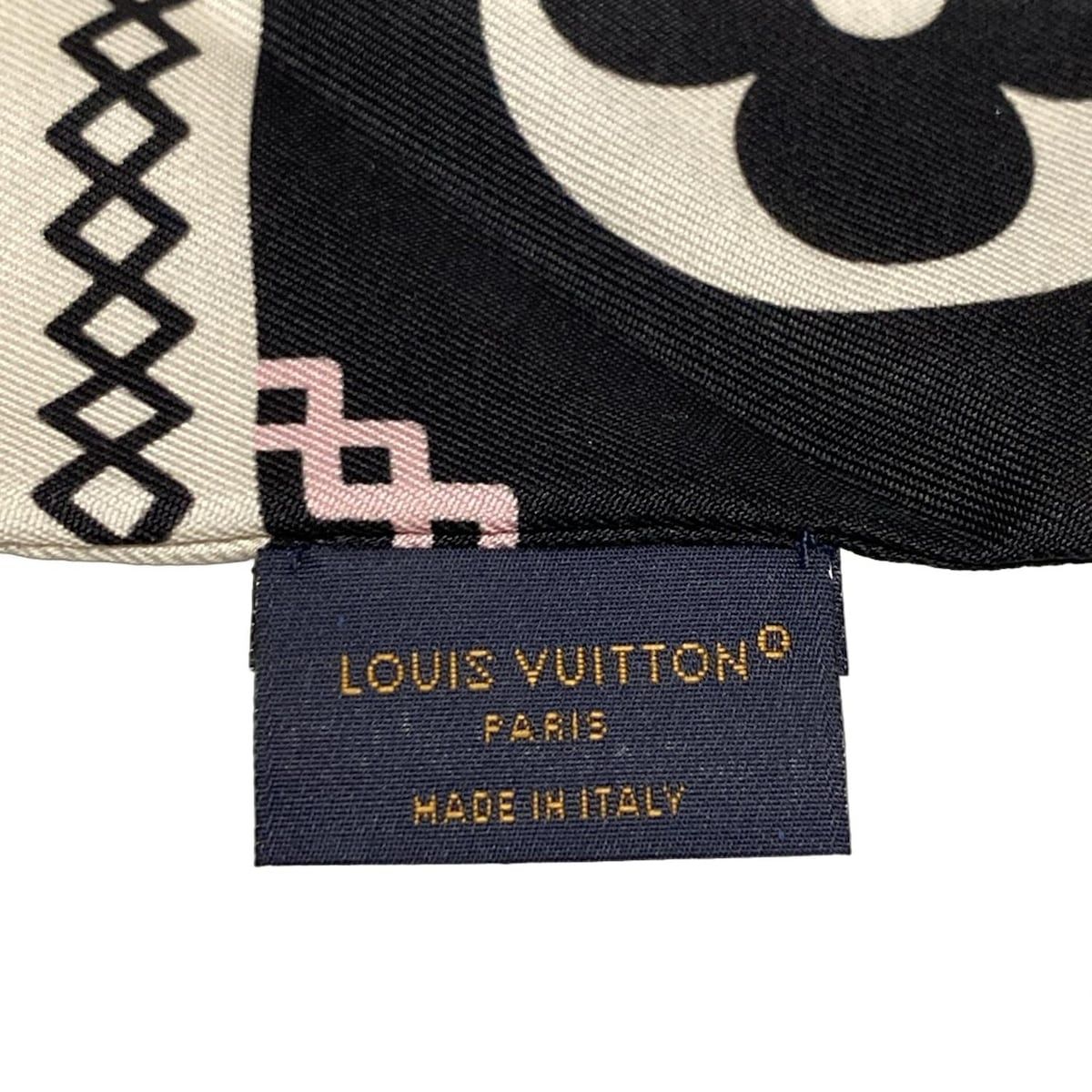 YMです。LOUIS VUITTON バンドー クロワジヨンスカーフ YM様専用です。LOUIS VUITTON バンドー クロワジヨンスカーフ