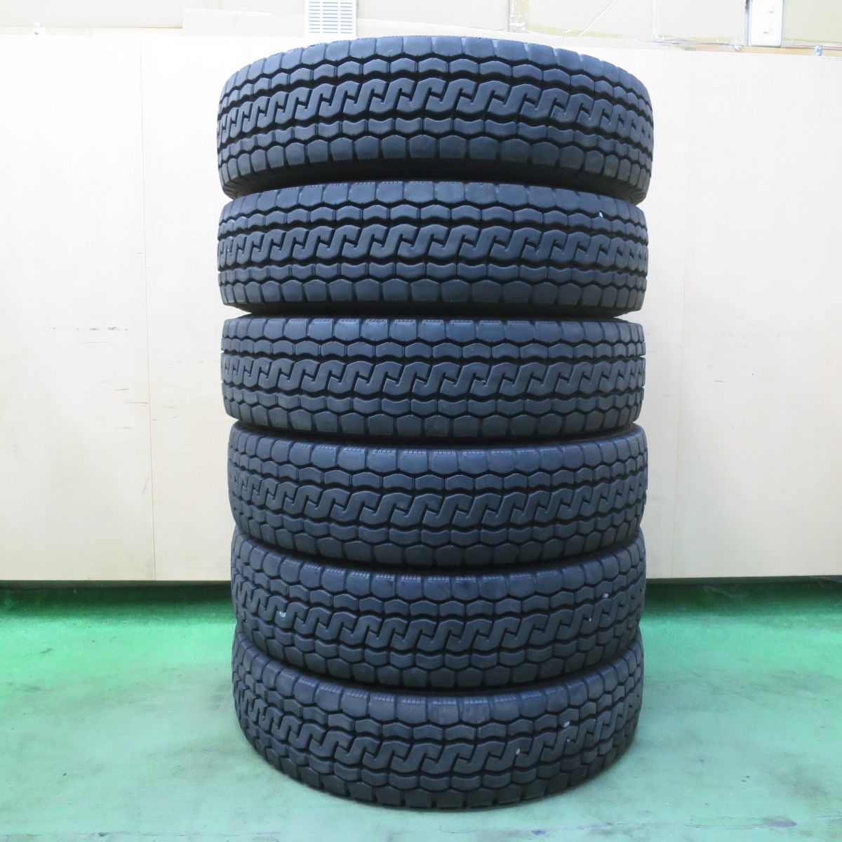 バリ溝 25年 9.5分 6本 トラック タイヤ 205 85R16 117 115N ブリヂストン エコピア M812 ミックス オールシーズン 16インチ 5101003イスタ