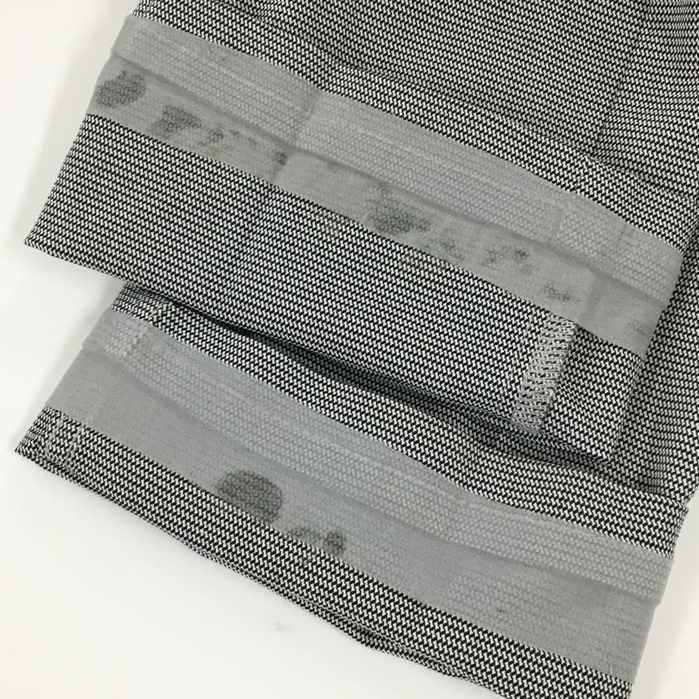 ロゴ黒刺しゅう