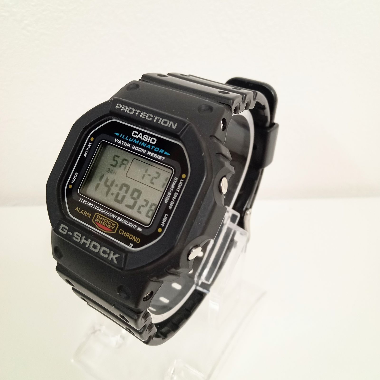 時計 CASIO G-SHOCK 5600 Amazon.com: Casio G-Shock Shock Resistant DW5600UE-1V Men's Water