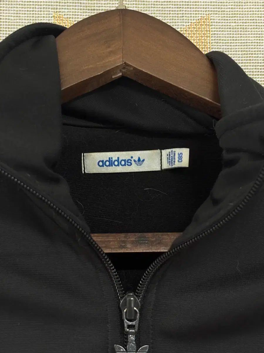 adidas アディダス