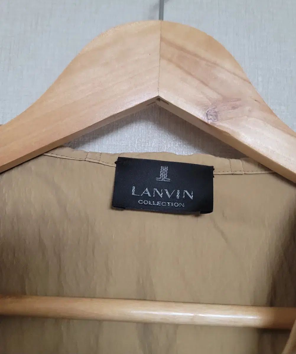 LANVIN ランスミーア フード 半袖 Tシャツ