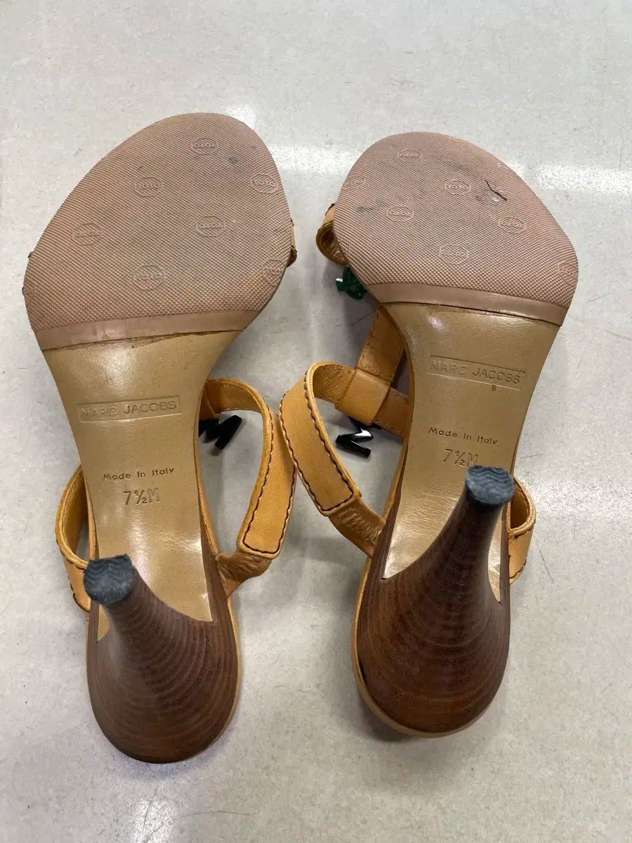 ウッドヒール ミュール ☆ Marc By Marc Jacobs マーク ジェイコブス ミュール サンダル 7 バン - メルカリ
