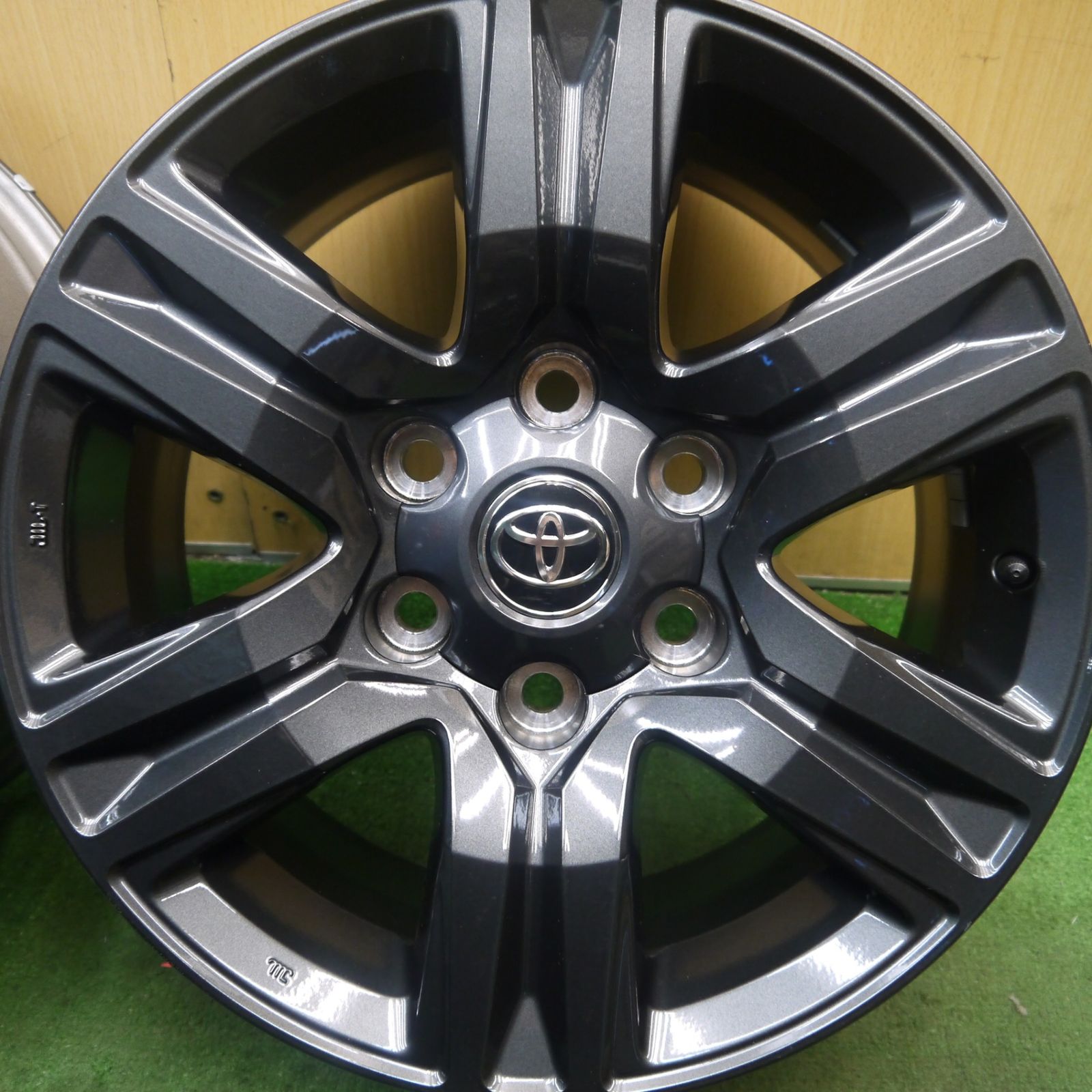 トヨタ　ハイラックスGUN125 17インチ純正ホイール　【送料込み】 トヨタ 中古 17インチ ホイール 4本セット トヨタ純正
