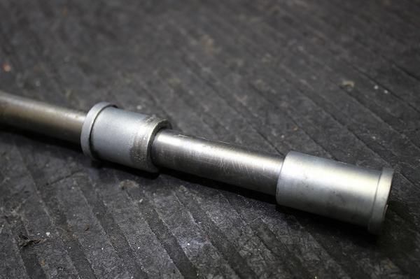 カワサキ　1000GTR ZGT00A フロントアクスルシャフト　15φ　K71-55