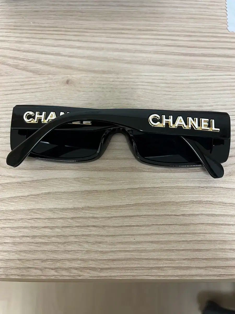 CHANEL シャネル