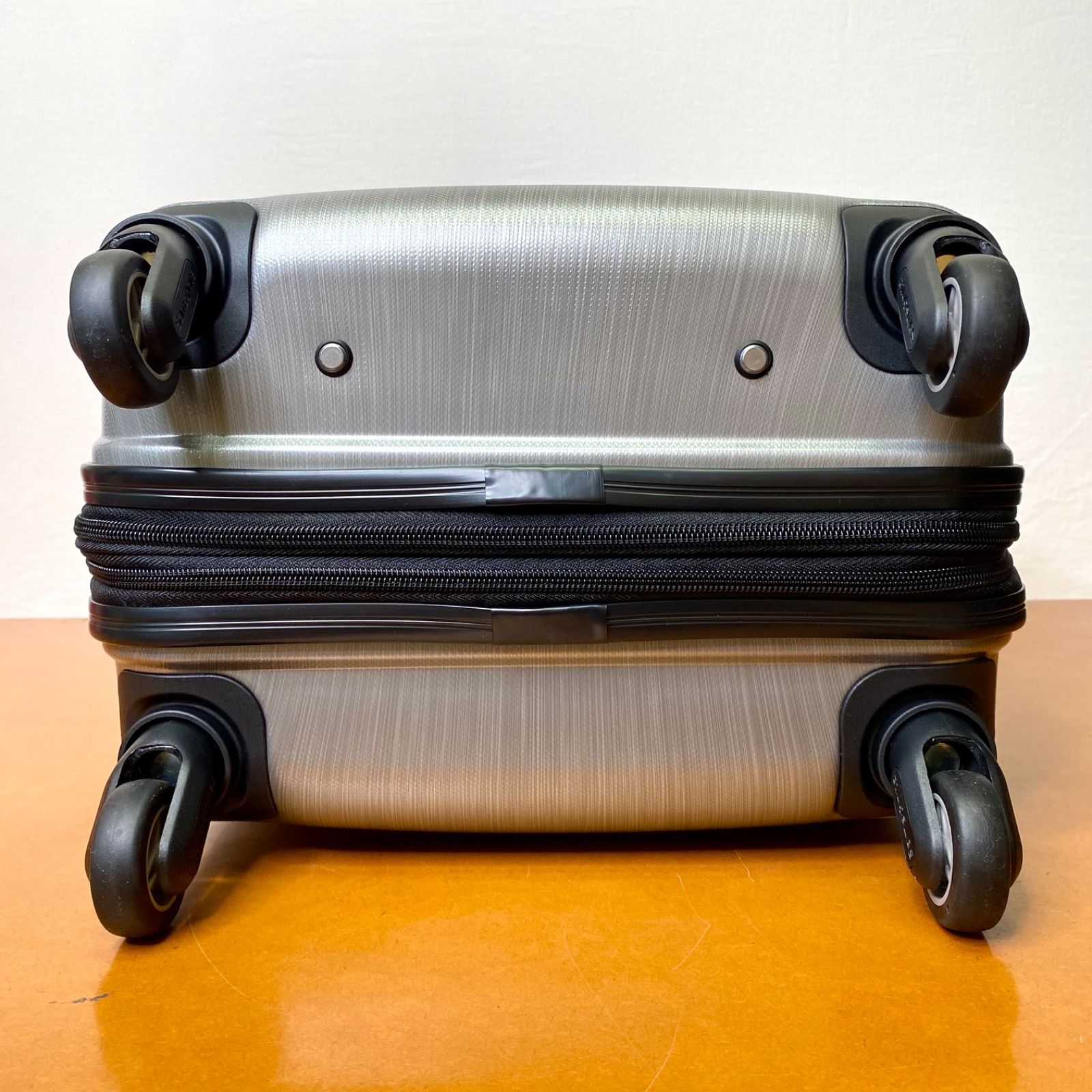 スーツケース 20インチ