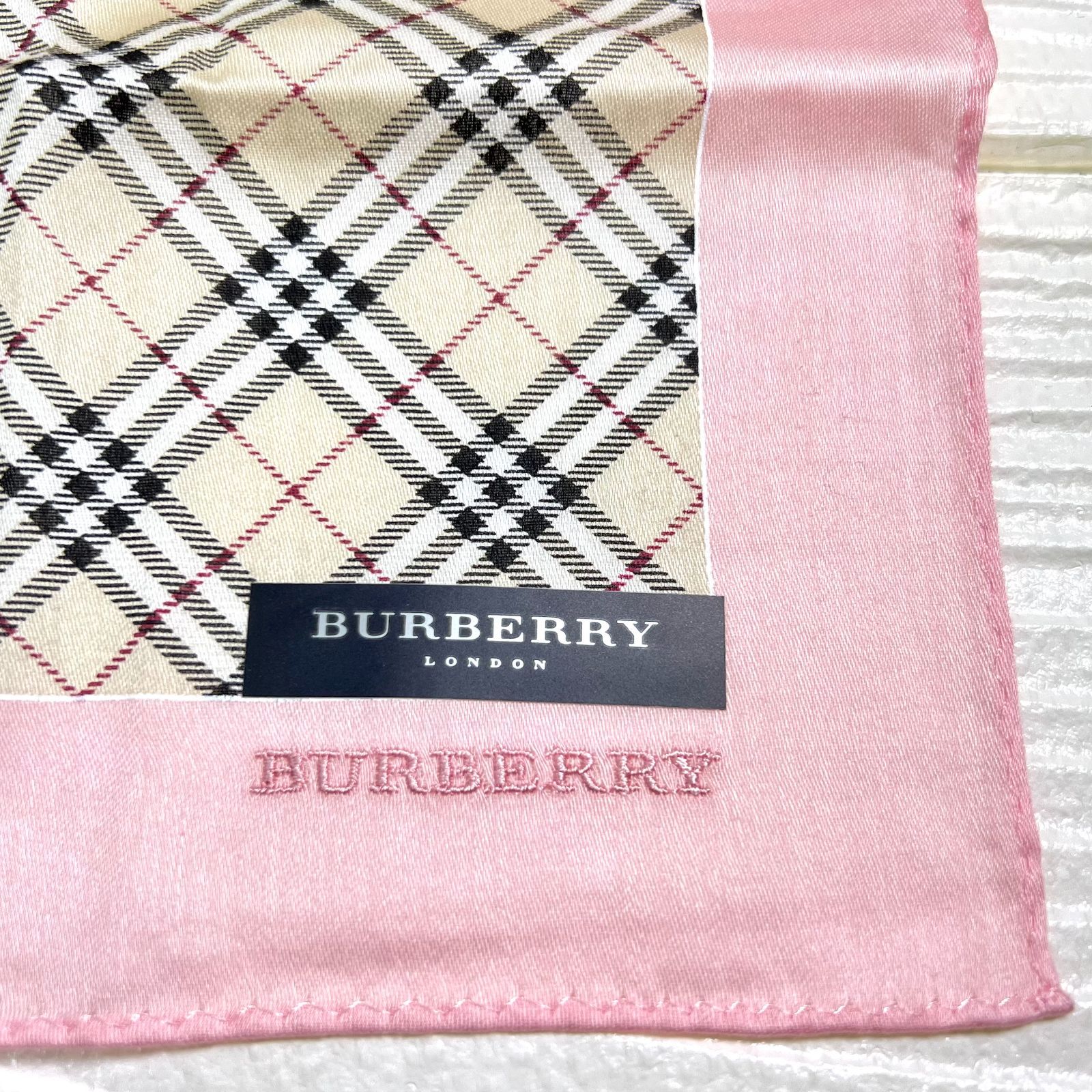 BURBERRY / バーバリー」ミニハンカチ タグシール付き｜ピンク系 ノバ