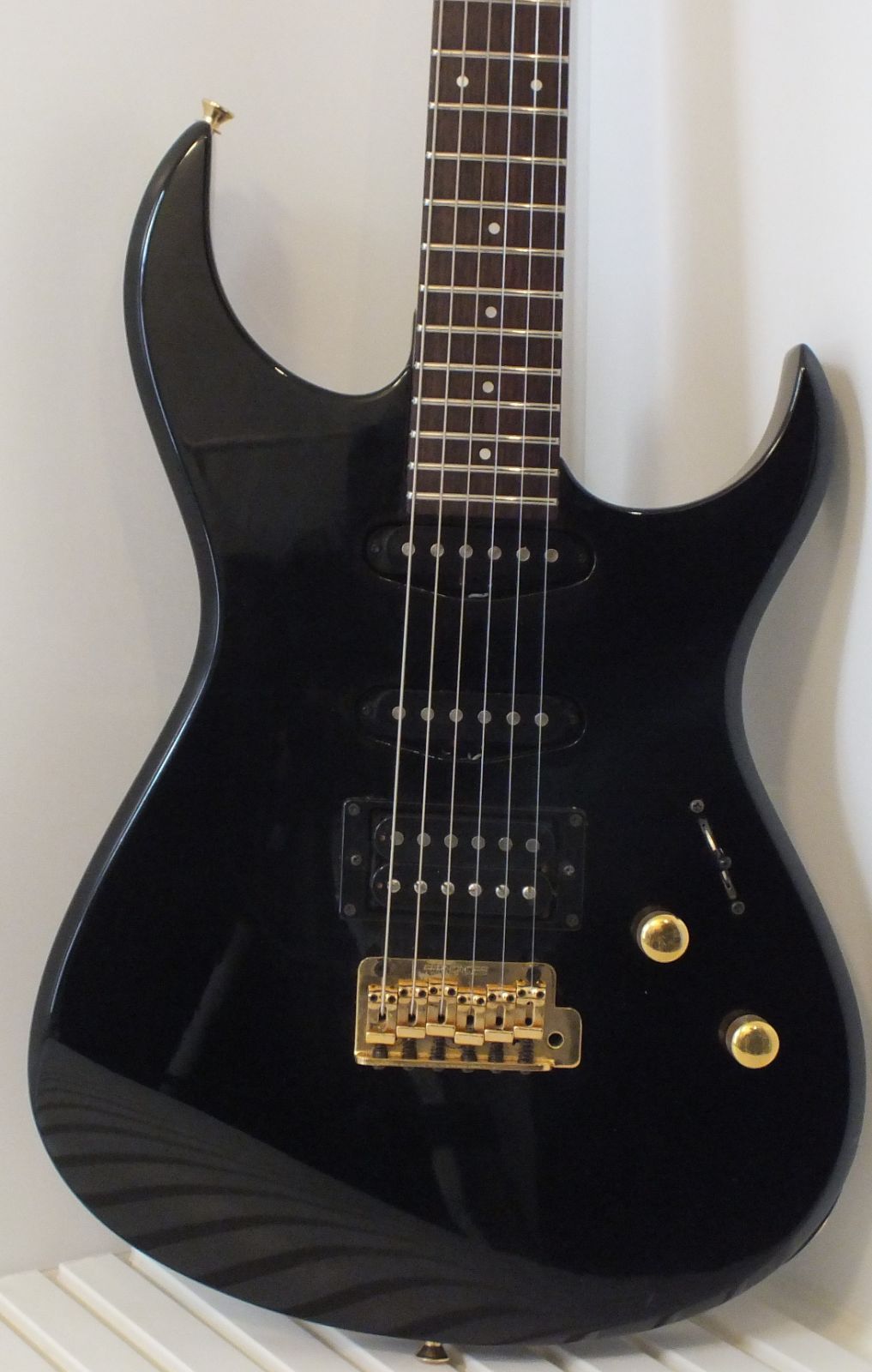 FERNANDES FR-STANDARD エレキギター ゴールドパーツ中古 - メディア