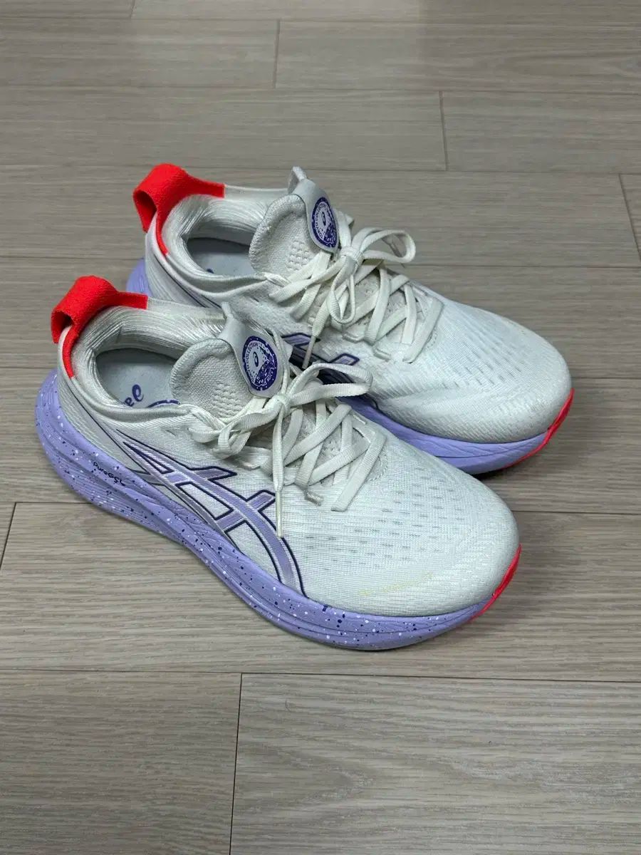 Asics アシックス ゲルニンバス 27 240mm ランニングシューズ