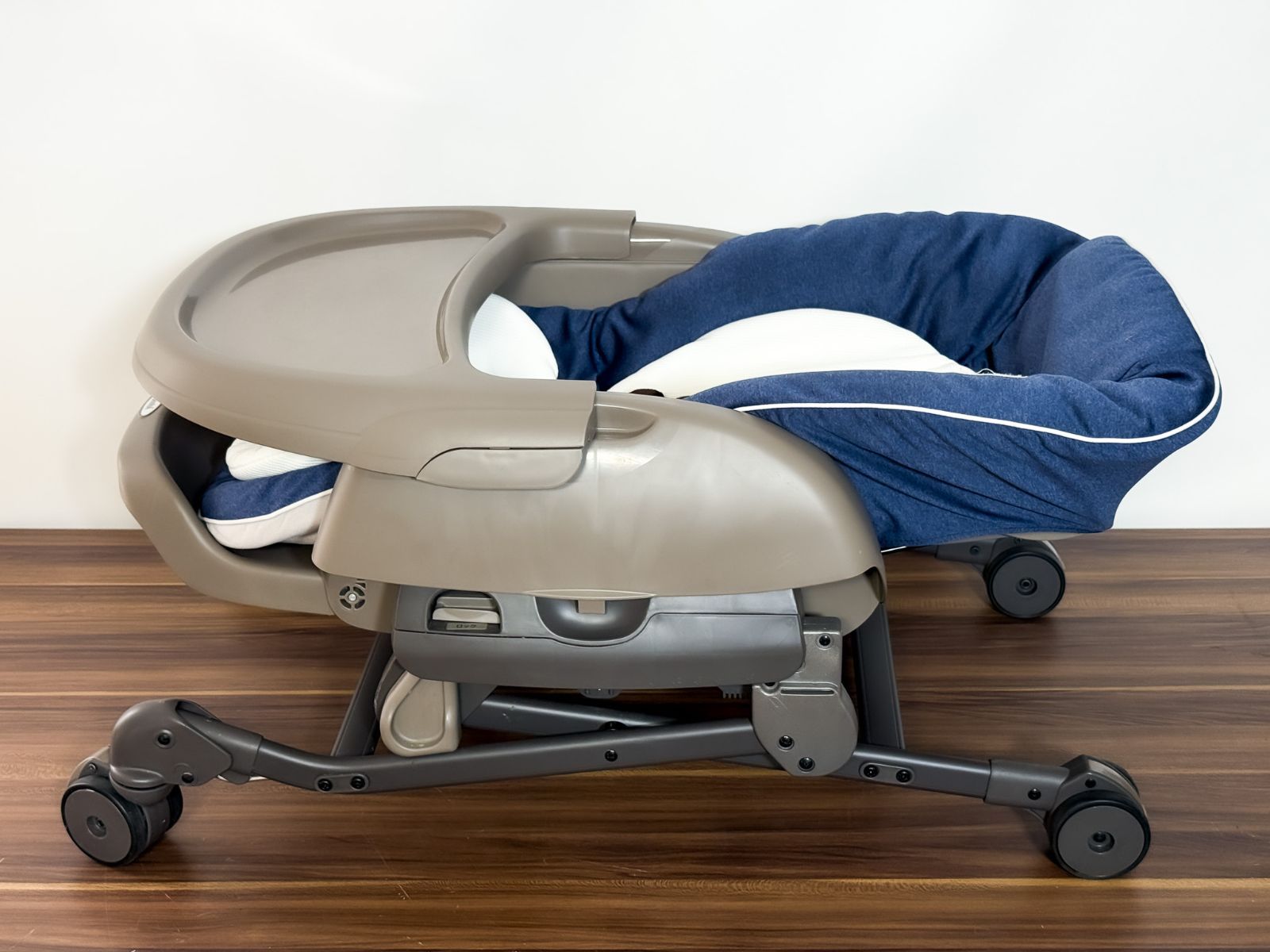 コンビ ネムリラ ハイローチェア Simplight 手動モデル ベビー用品