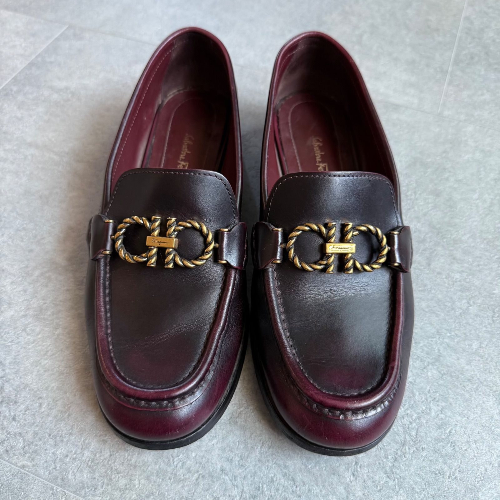 希少 SalvatoreFerragamo サルヴァトーレフェラガモ ダブルガンチーニ 