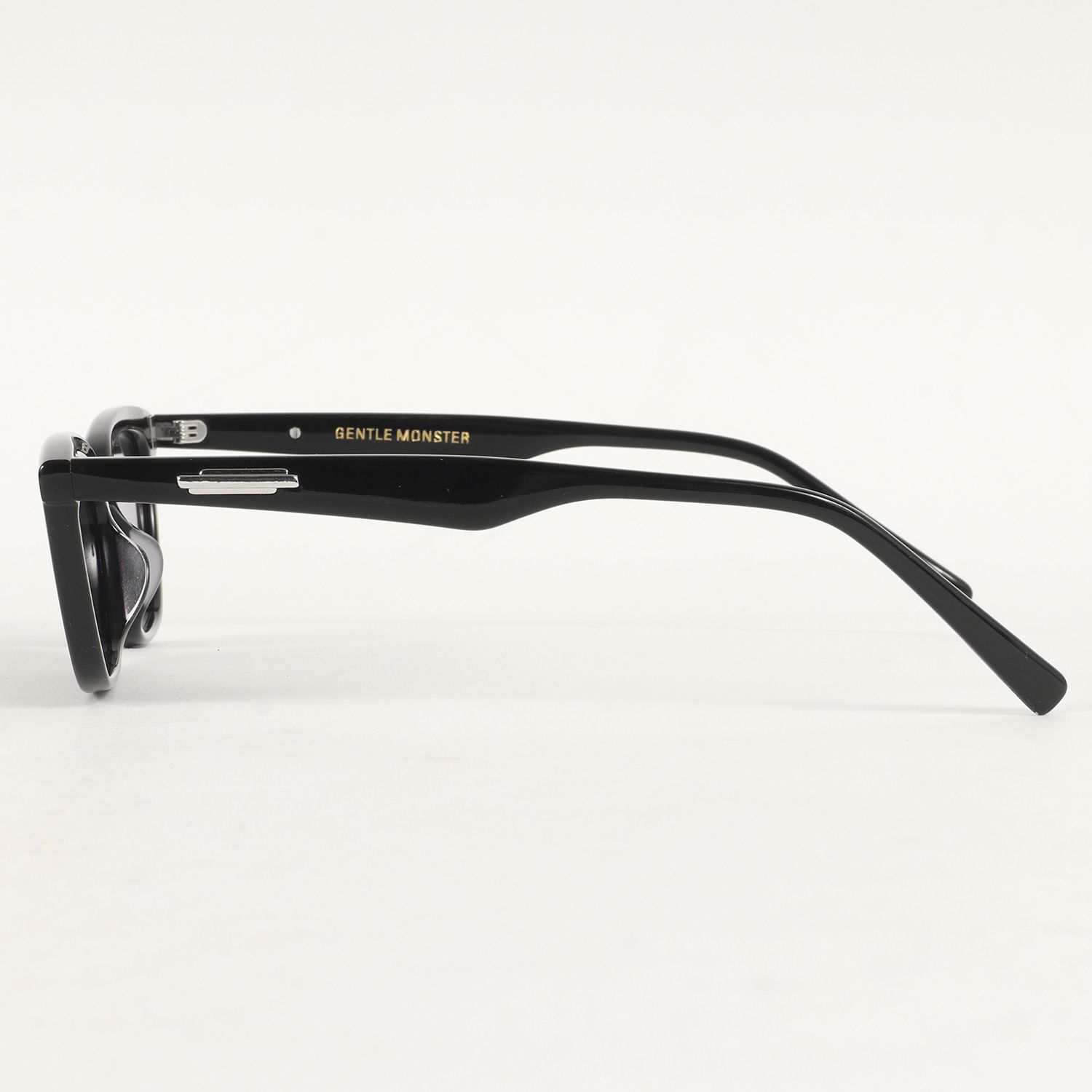 美品 GENTLE MONSTER ジェントル モンスター キャットアイ サングラス