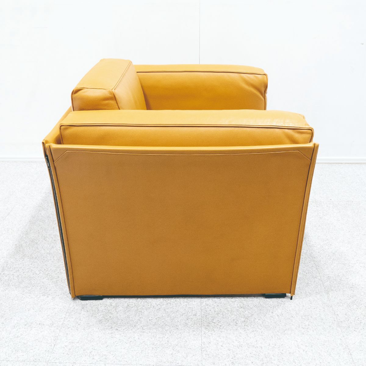 展示品】Cassina カッシーナ 405 DUC デュック 1人掛け ソファ 本革