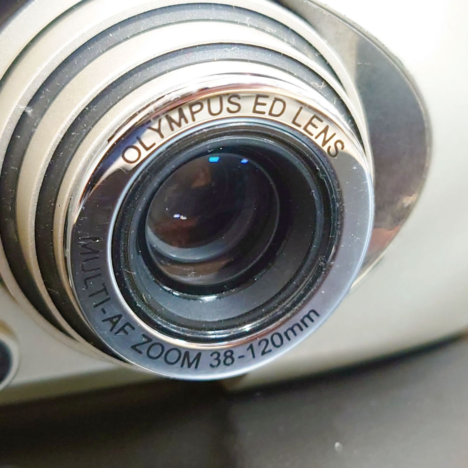 OLYMPUS μ[mju:] - III 120 コンパクトフィルムカメラ OLYMPUS μ Mju III 120 の使い方 | Totte Me Camera