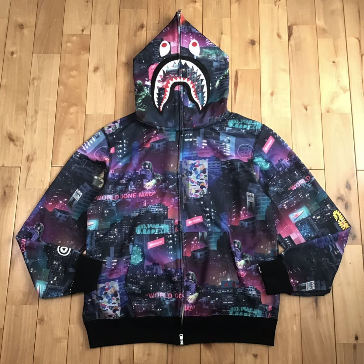 春新作の BAPE Hoodie BAPEKIDSベイプキッズパーカーシャークカモ100子供服 KIDS シャークパーカー 紫カモ９０ Color  ベイプ Full キッズ 美USED トップス