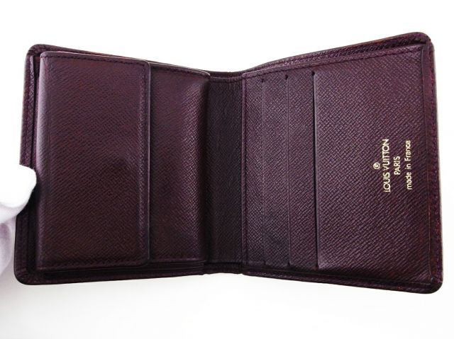 ルイヴィトン　二つ折り財布　タイガ　ポルトビエ　カルトクレディ　ブラック　レザー LOUIS VUITTON ルイ・ヴィトン ポルト ビエ カルト クレディ