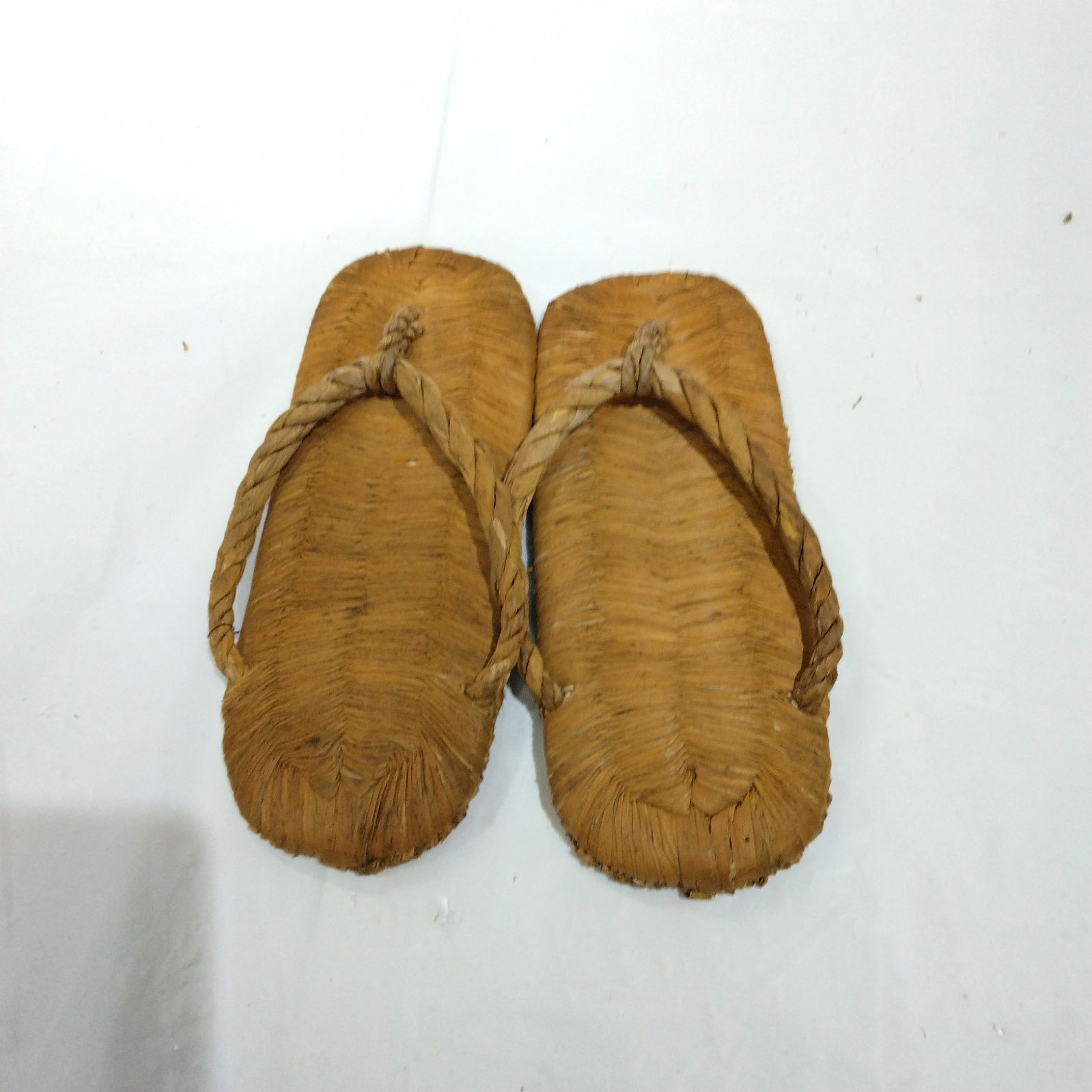 AQ94 竹皮わらじ 五足 草履 履物 露地道具 茶道具 茶事 AQ94 竹皮わらじ 五足 草履 履物 露地道具 茶道具 茶事 Amazon.co.jp