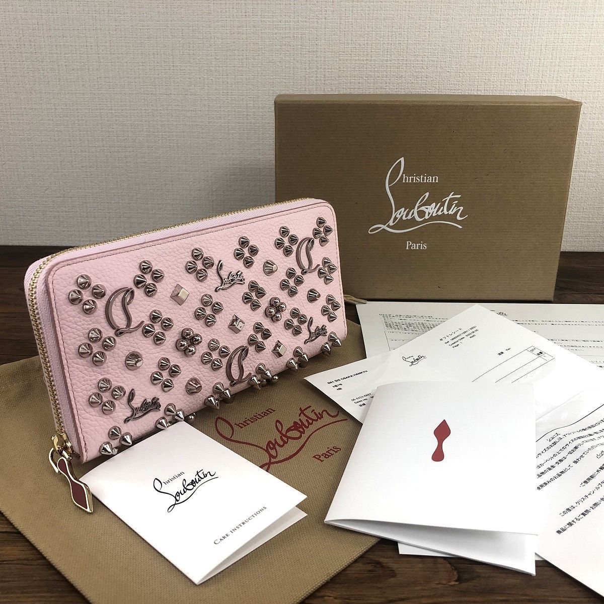 未使用品 Christian Louboutin 長財布 ピンク 495-