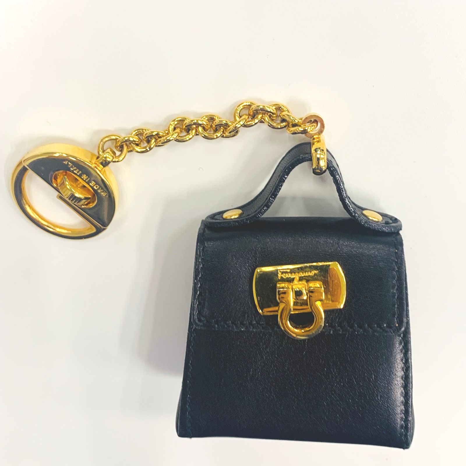 Ferragamo サルヴァトーレフェラガモ