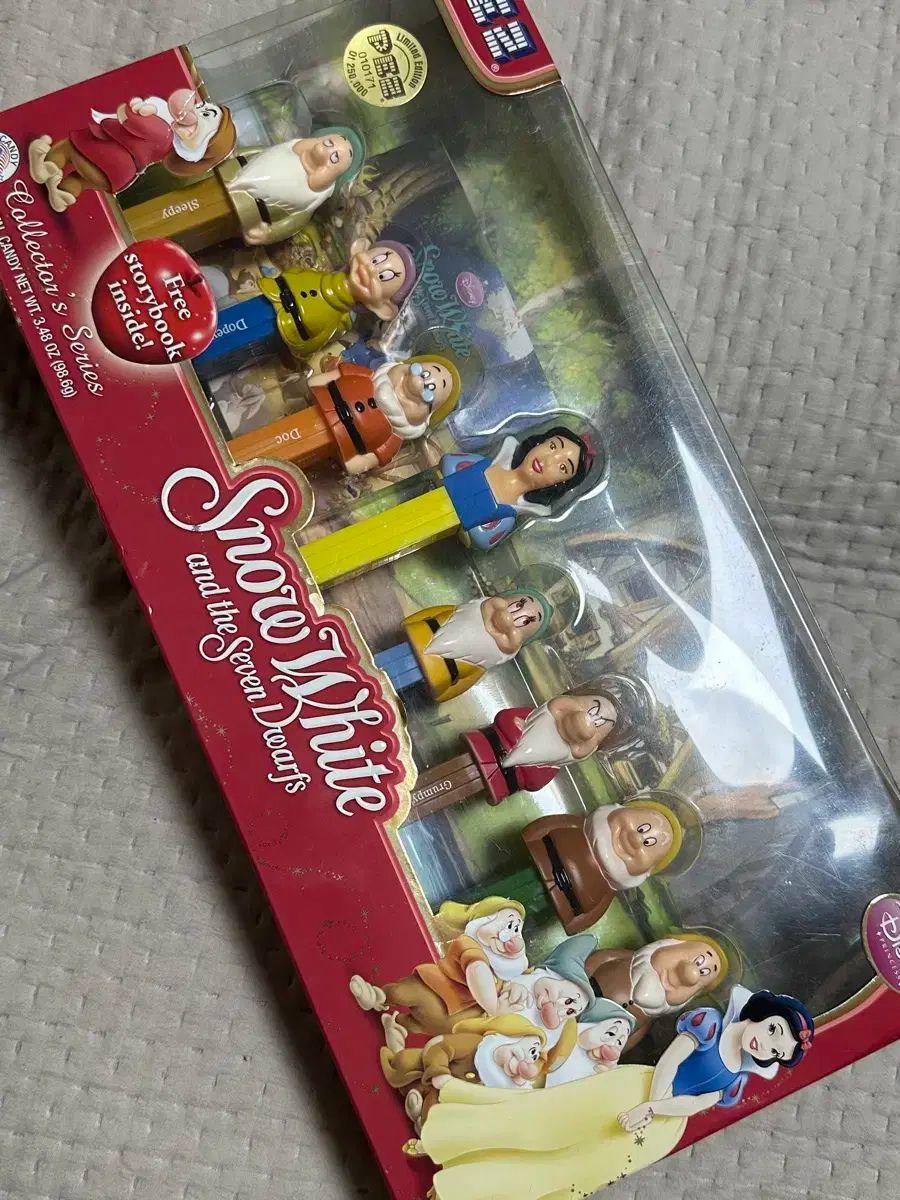 Disney(ディズニー) 白雪姫と 七 ドワーフ PEZ 限定版