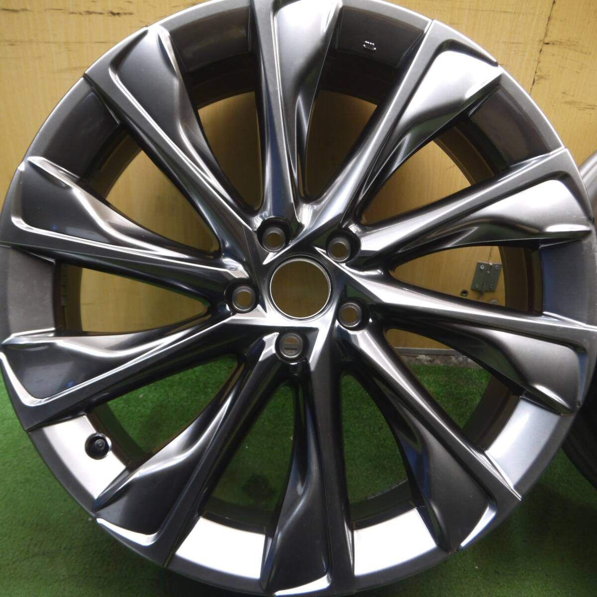 クラウンクロスオーバーG 純正アルミホイール[新車外し] 1本 新車外し 美品】トヨタ クラウン クロスオーバー G レザー