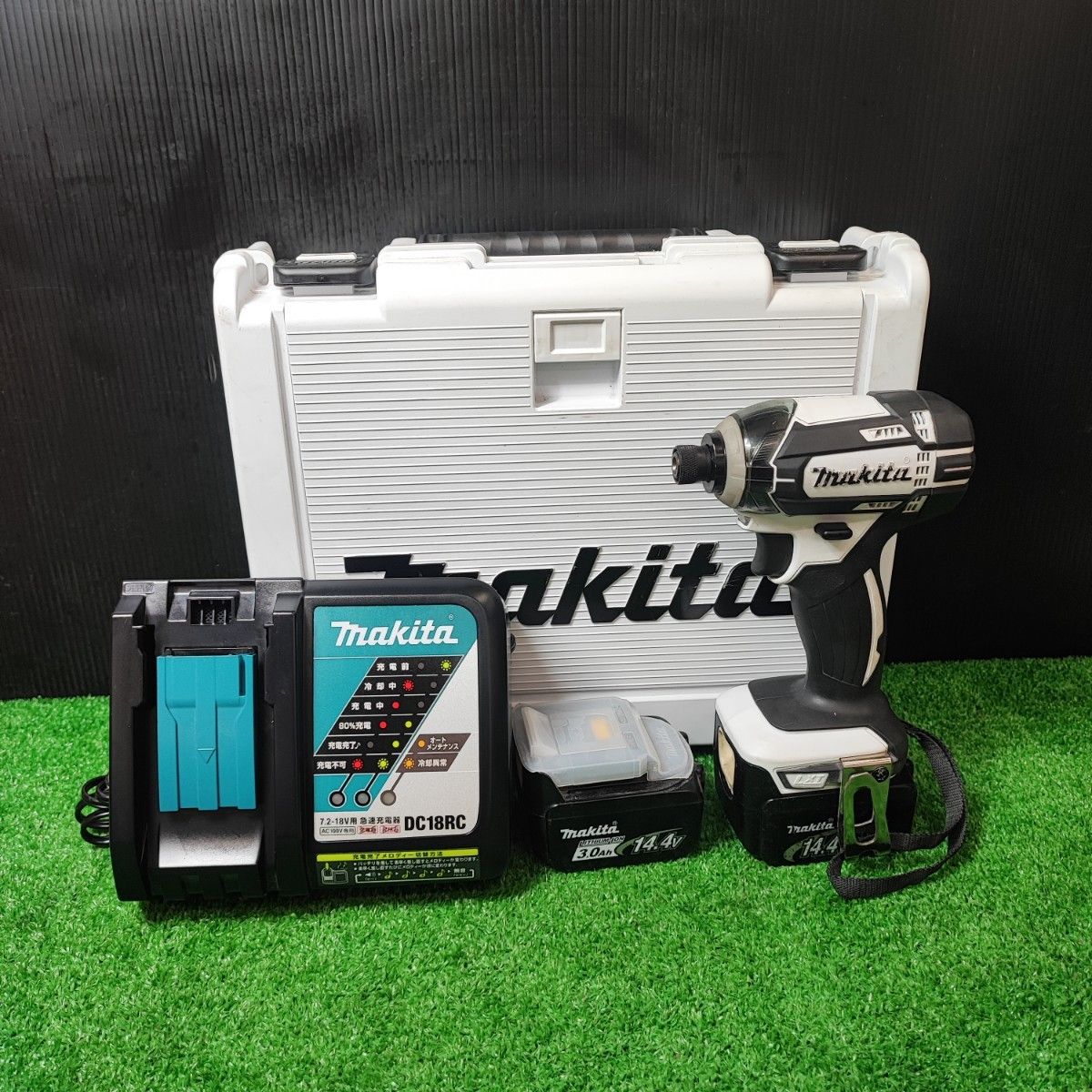 マキタ/makita 14.4V コードレスインパクトドライバー TD138DRFXW 