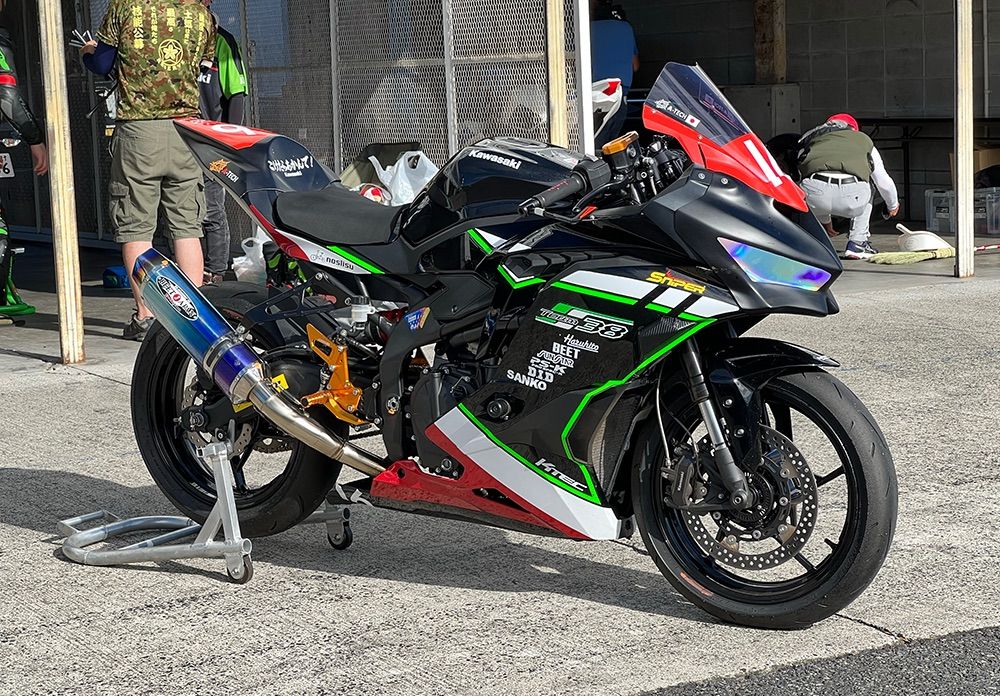 Ninja250/Z250用　純正フロントホイール ZX-25R ZX250E純正フロントホイール前ホイール 17x3.50 F-0719