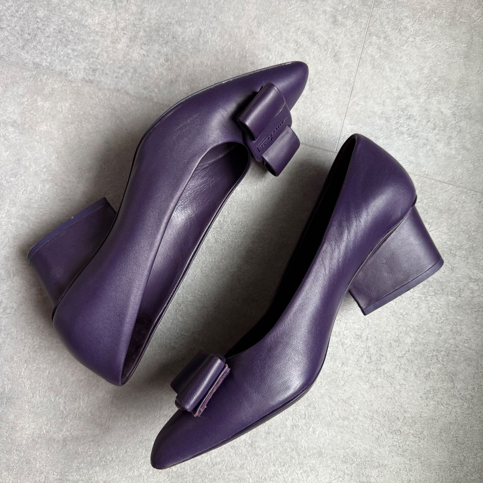 美品　箱付き　サルヴァトーレフェラガモ　ヴァラ　リボン　パンプス　ラバー Salvatore Ferragamo - 未使用 サルヴァトーレ フェラガモ