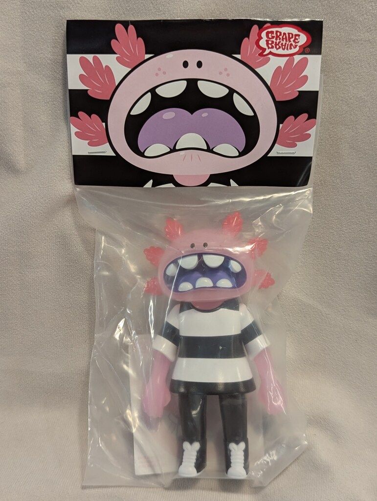 GRAPE BRAIN ロッキャクウーパー まかろに ピンク乳白成型/白黒ボーダー服