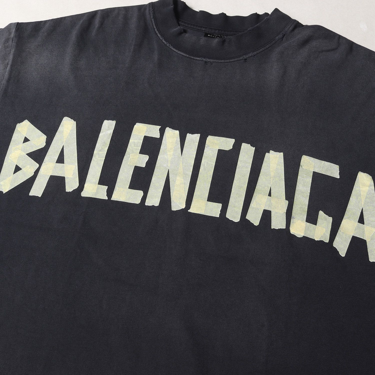 【BALENCIAGA】ロゴ ミディアム Tシャツ 三越伊勢丹 | BALENCIAGA/バレンシアガ通販 | LOGO ミディアム