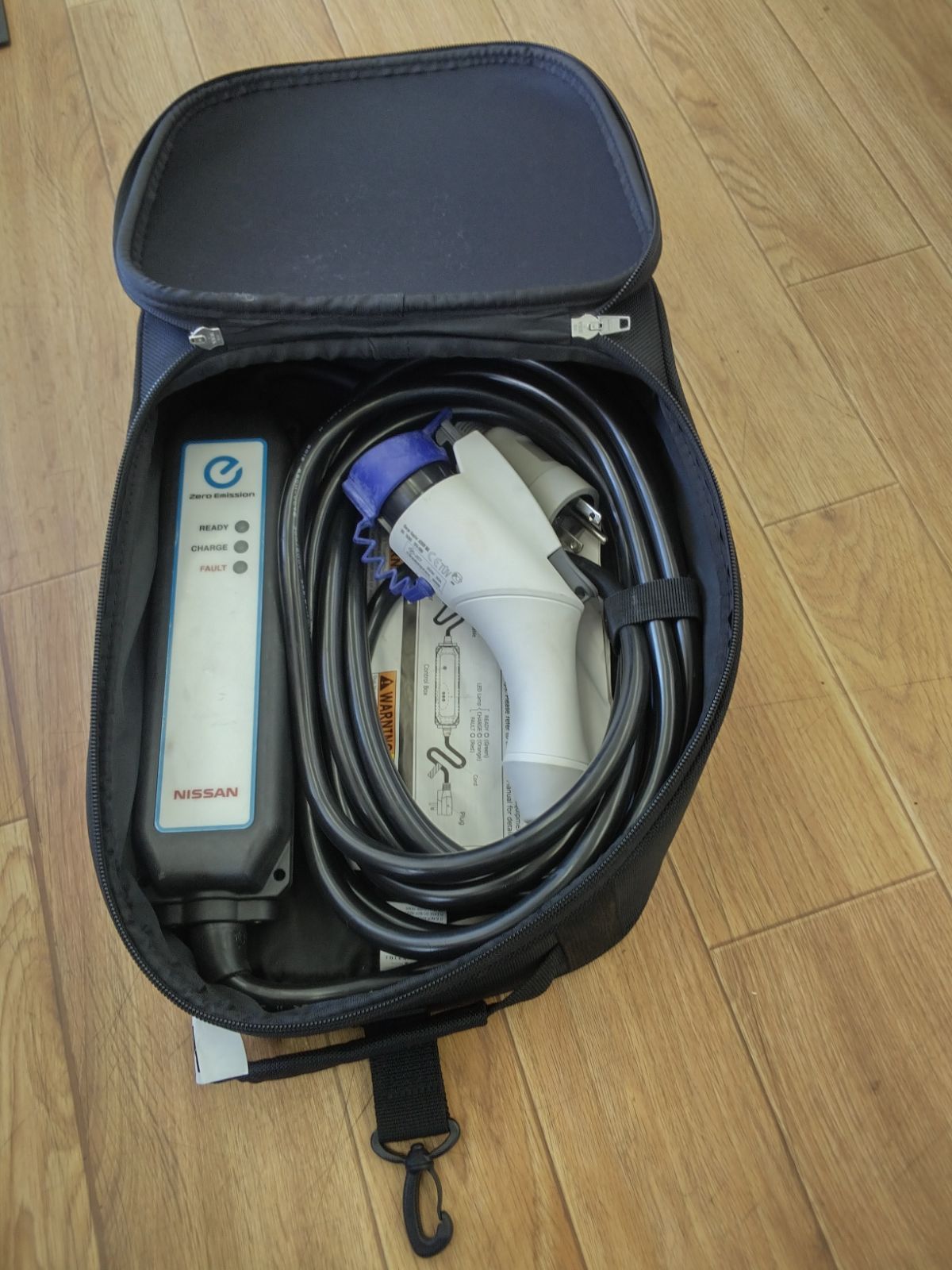 日産　EV 充電ケーブル　リーフAZEO LEAF ebee0.jpg