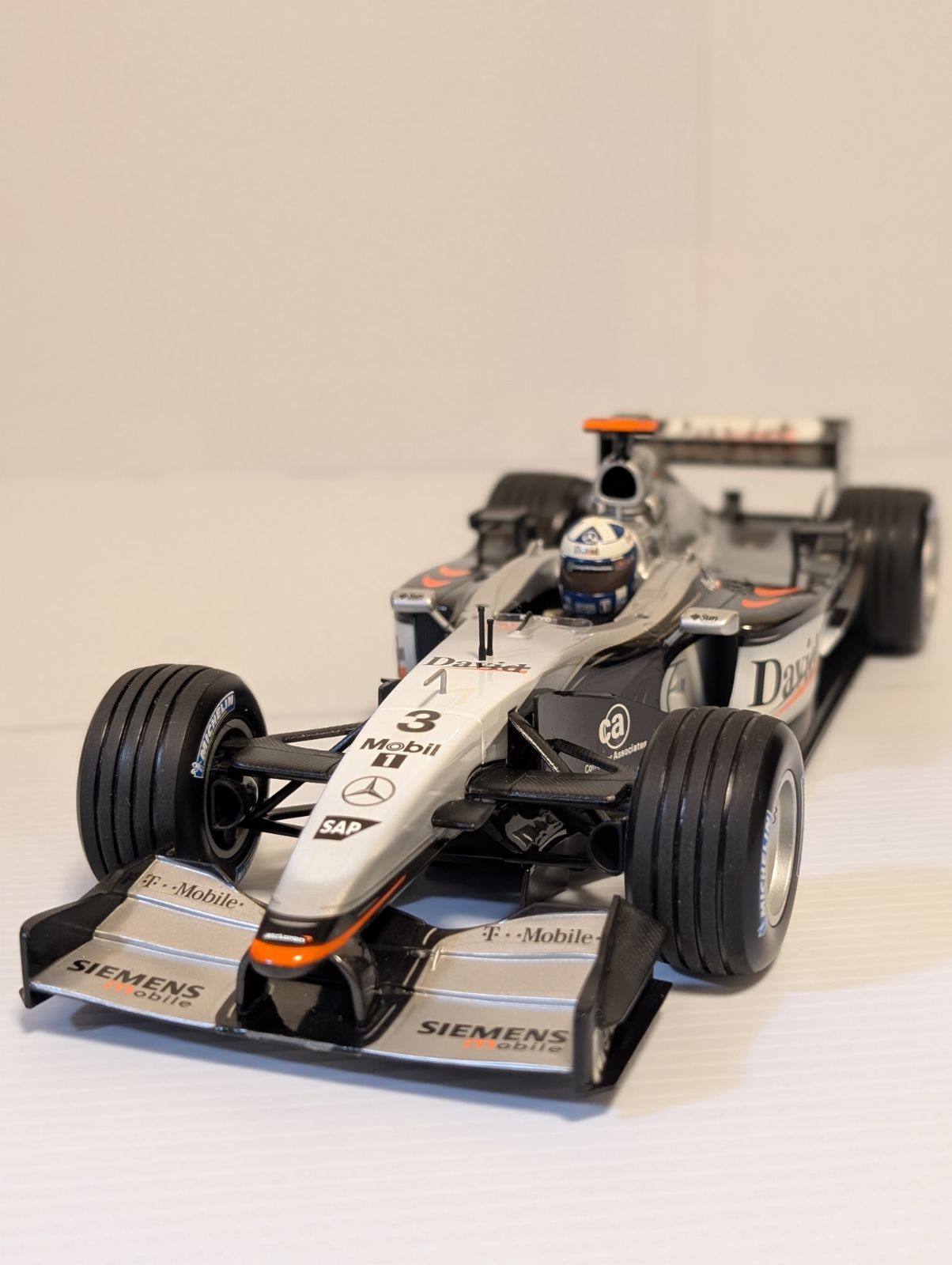 F1 マクラーレンMP4-18 1/18 クルサード F1 マクラーレンMP4-18 1/18 クルサード