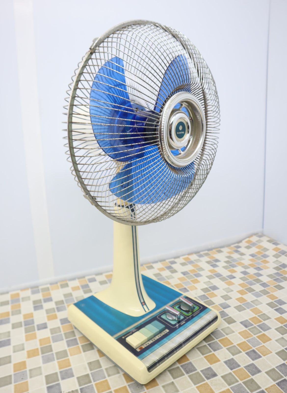 ▽昭和レトロ 当時物｜3枚羽 扇風機 お座敷扇 レトロ扇｜SANYO EF-6LV